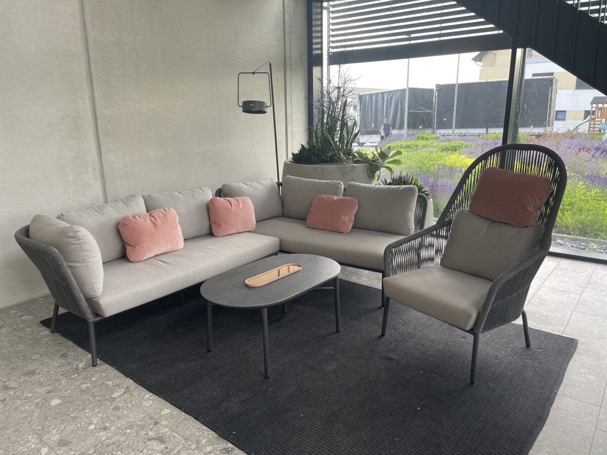 LOOP-Lounge Arrangement